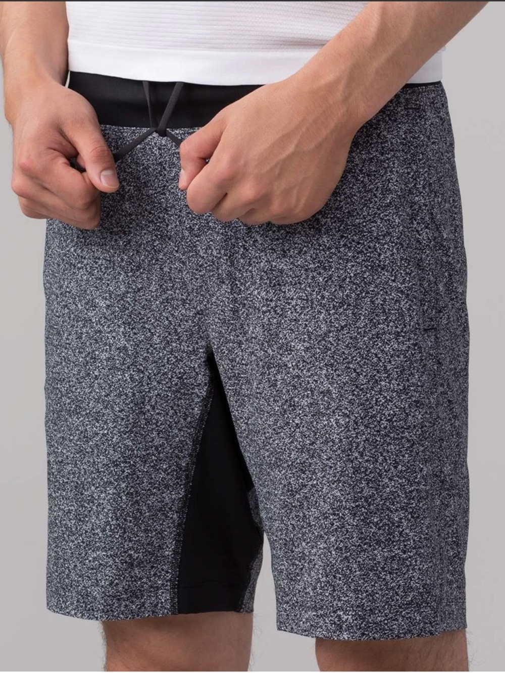 Lululemon T.H.E Short Luxtreme Liner 9” Athletic Shorts Gray Black Mens Large